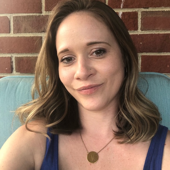 Meet your Posher, Holly - Picture 2 of 2